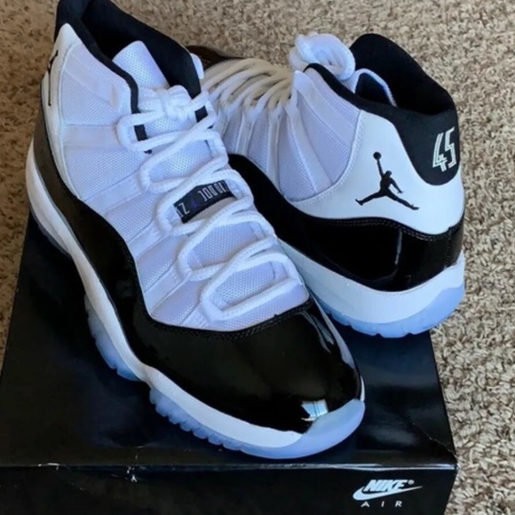 Jordan retro 11 NIB